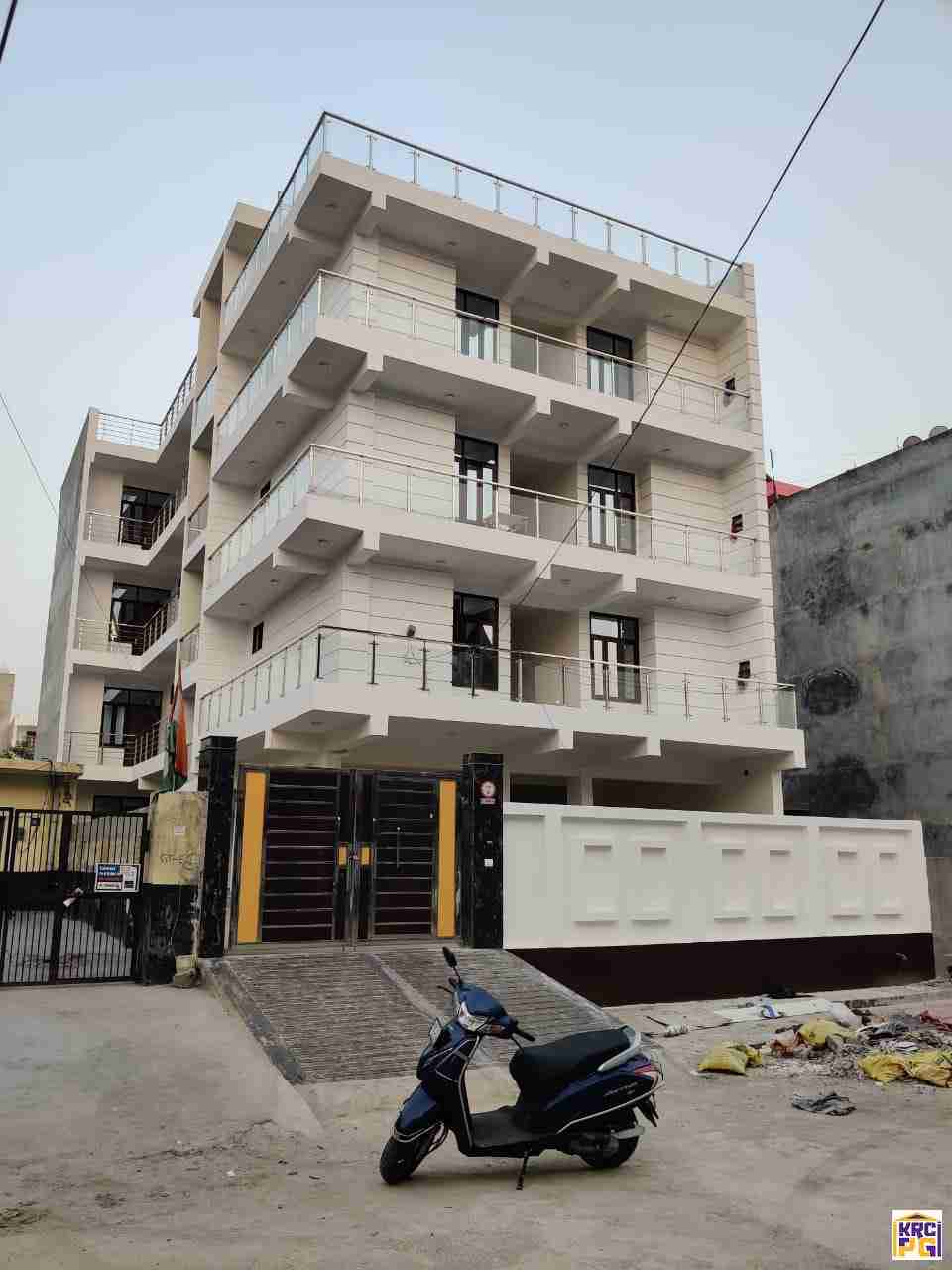 Luxury-pg-with-food-fully-furnished