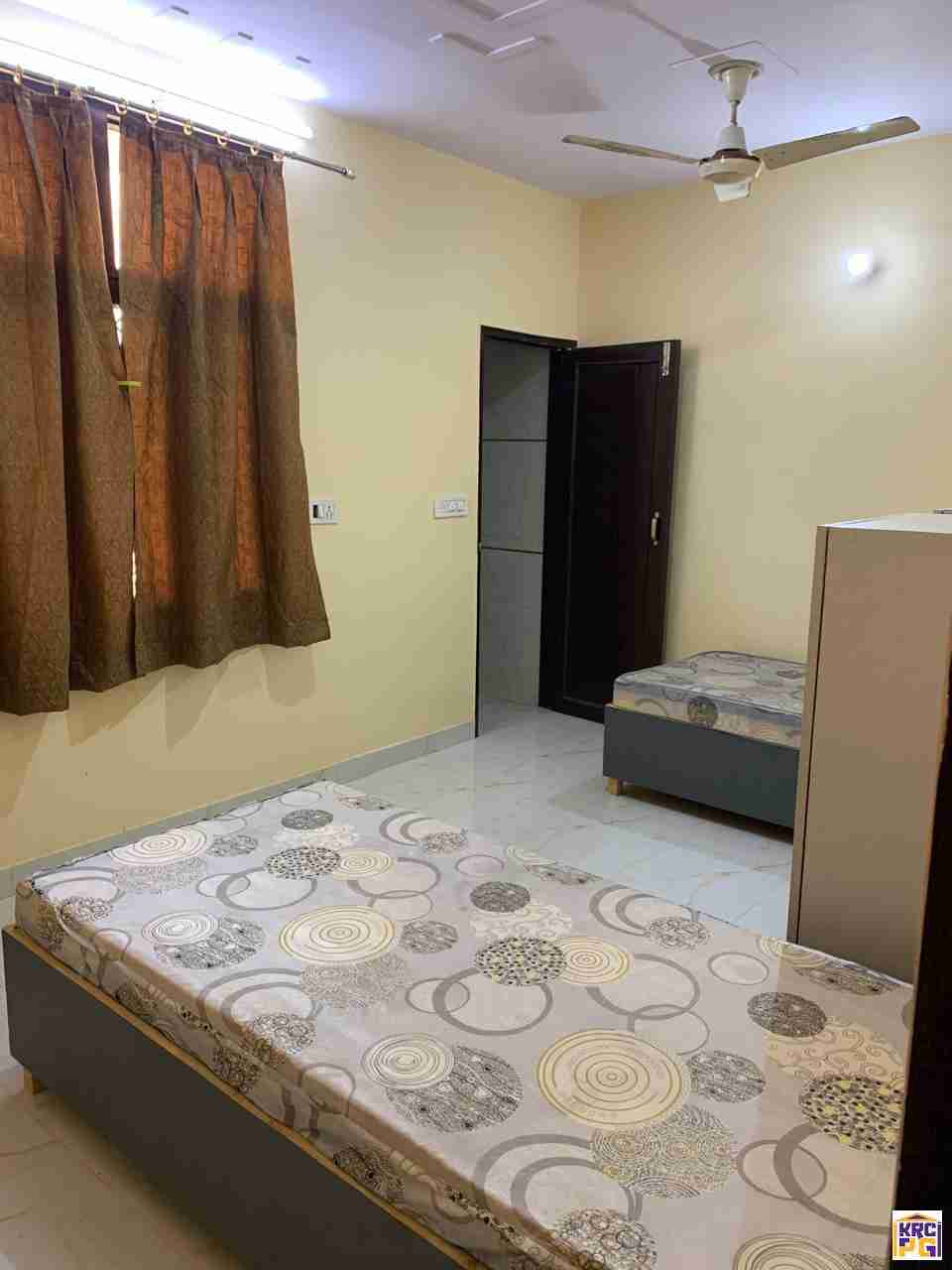 Fully-Furnished-Rooms-with-all-the-ammenities